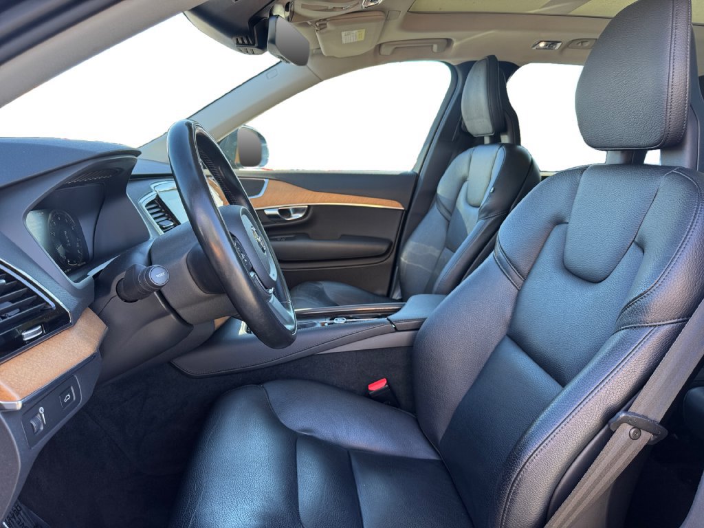Used 2021 Volvo XC90 T6 Momentum w/ Advanced Package AWD/4WD image 10