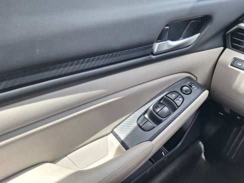 Used 2024 Nissan Altima 2.5 SV FWD image 20