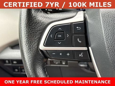 Used 2024 Toyota Sienna XLE FWD image 25