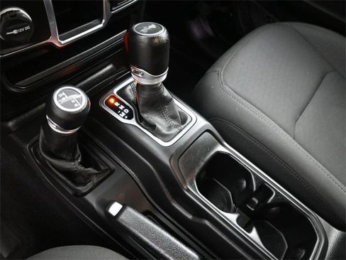 Used 2022 Jeep Wrangler Unlimited Sport image 25