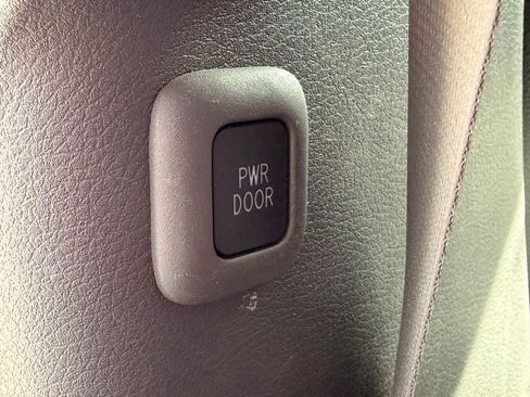 Used 2022 Toyota Sienna Limited AWD/4WD image 44