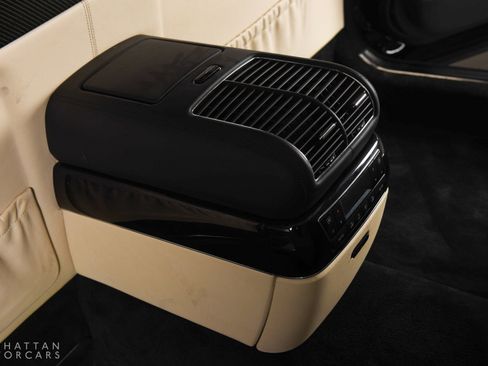 Used 2009 Maybach 62 S RWD image 23