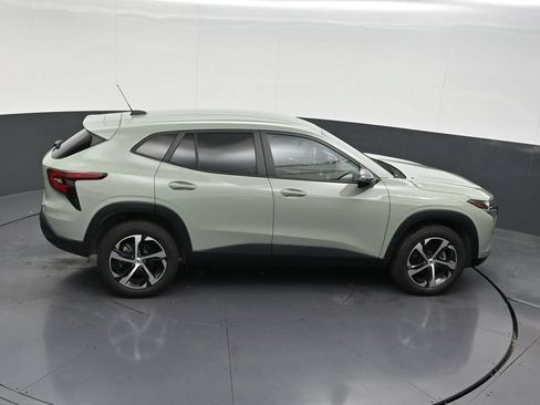 Used 2024 Chevrolet Trax RS FWD image 20