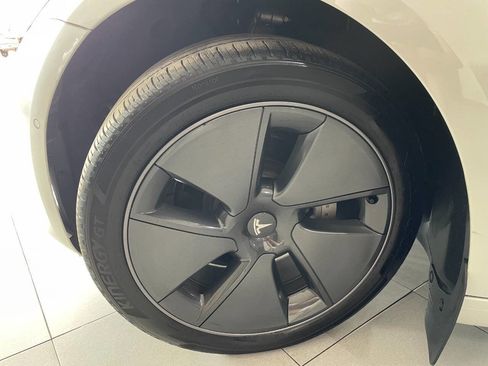 Used 2022 Tesla Model 3 image 10