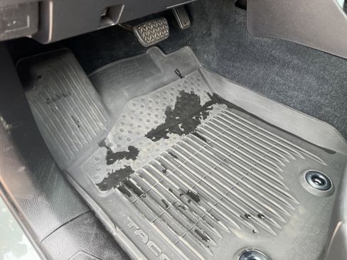 Used 2023 Toyota Tacoma TRD Off-Road w/ Technology Package image 17