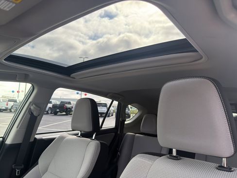 Used 2017 Toyota RAV4 XLE FWD image 16