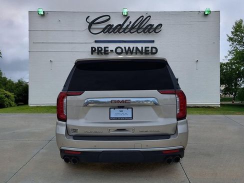 Used 2021 GMC Yukon XL Denali w/ Denali Premium Package RWD image 4