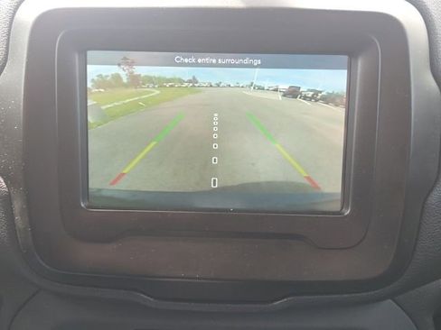 Used 2021 Jeep Renegade Latitude w/ Convenience Group AWD/4WD image 28