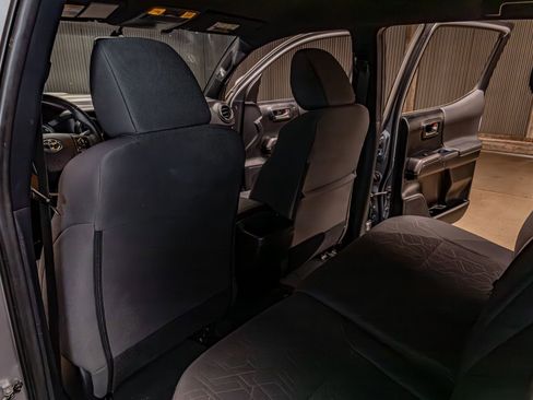 Used 2017 Toyota Tacoma TRD Sport w/ Tow Package (A/T) image 20