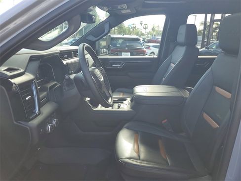 Used 2025 GMC Sierra 2500 AT4 image 18