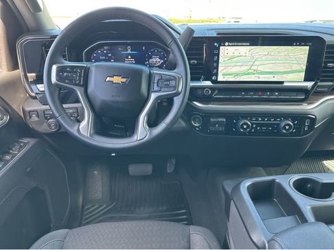 Certified 2025 Chevrolet Silverado 2500 LT w/ Convenience Package image 5