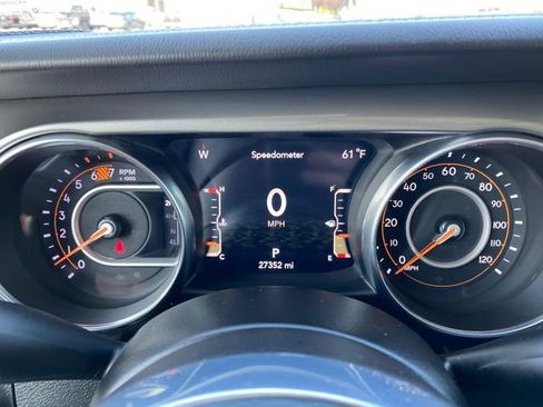 Used 2023 Jeep Wrangler Unlimited Sahara w/ LED Lighting Group AWD/4WD image 17