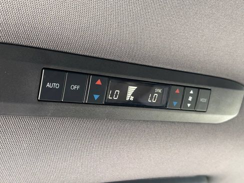 Certified 2023 Toyota Sienna Limited FWD image 26