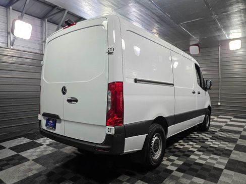 Used 2022 Mercedes-Benz Sprinter 2500 image 5