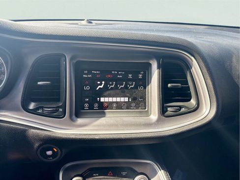 Used 2019 Dodge Challenger SXT RWD image 12