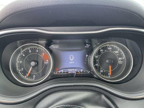 Used 2020 Jeep Cherokee Limited w/ Technology Group AWD/4WD image 15