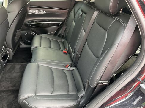 Used 2025 Genesis GV70 2.5T AWD/4WD image 19