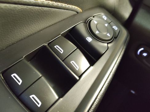 Used 2020 Chevrolet Traverse LS image 27