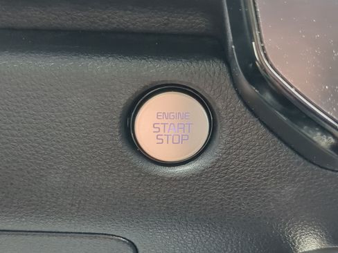 Used 2025 Kia Carnival SX Prestige FWD image 19