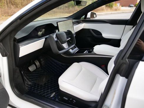 Used 2021 Tesla Model S Plaid image 23