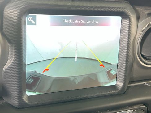 Used 2022 Jeep Gladiator Willys image 14