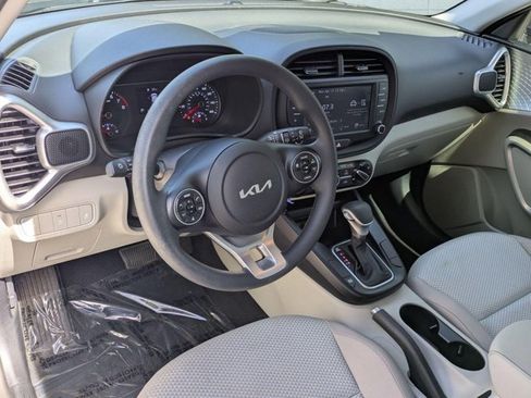 Used 2022 Kia Soul LX FWD image 10