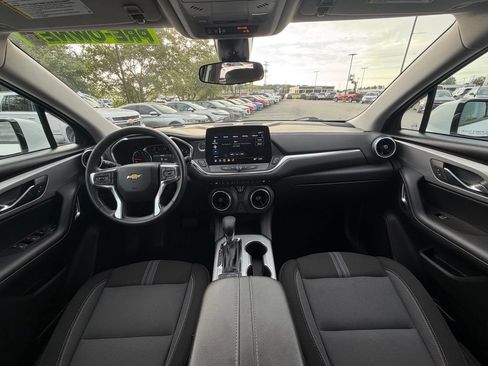 Used 2025 Chevrolet Blazer LT FWD image 30
