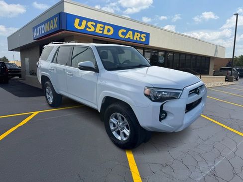 Used 2024 Toyota 4Runner SR5 Premium w/ Moonroof Package image 4