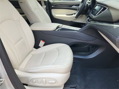 Used 2022 Buick Enclave Premium w/ Surround and Sites Package image 17