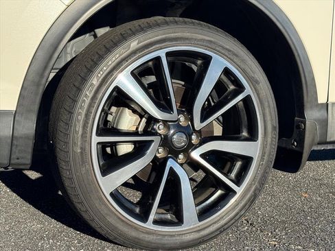 Used 2018 Nissan Rogue Sport SL image 9