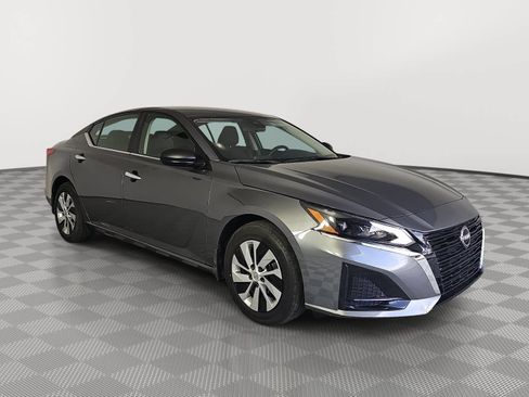 Certified 2024 Nissan Altima 2.5 S FWD image 2