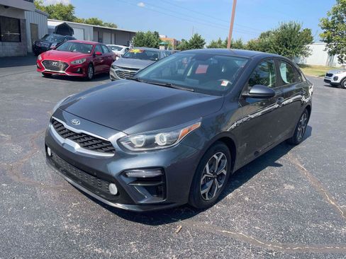 Used 2020 Kia Forte LXS FWD image 3