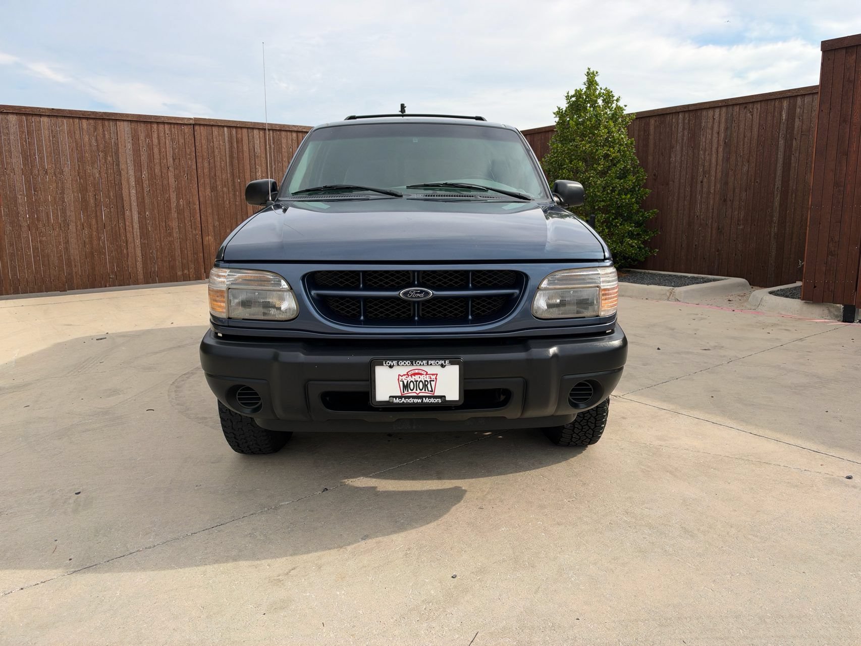 Used 2000 Ford Explorer Sport RWD image 1