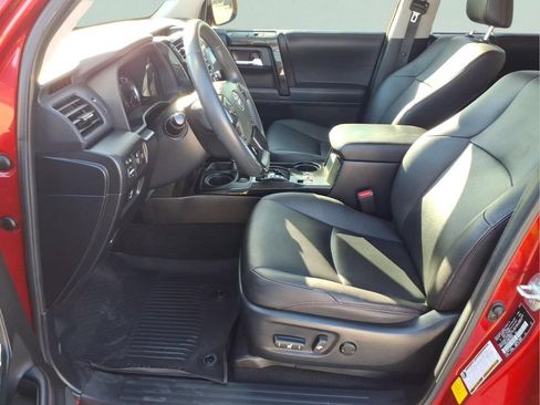 Used 2021 Toyota 4Runner Venture w/ Moonroof Package AWD/4WD image 11