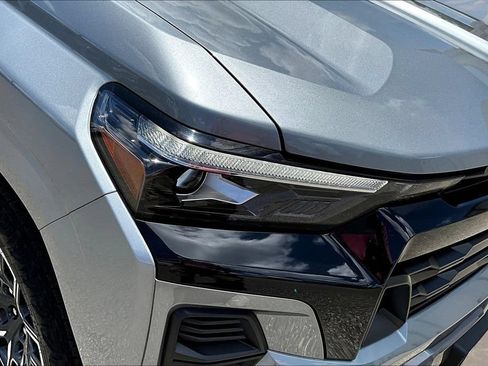 Used 2025 Chevrolet Colorado Z71 w/ Technology Package AWD/4WD image 34