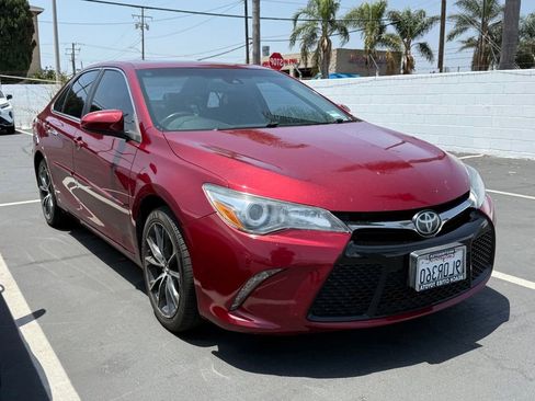 Used 2017 Toyota Camry XSE w/ Moonroof Package FWD image 1