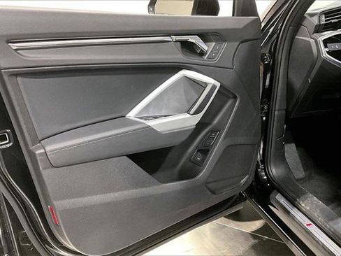 Certified 2023 Audi Q3 2.0T Premium image 17