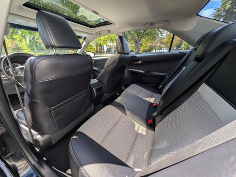 Used 2014 Toyota Camry SE FWD image 8