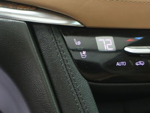 Used 2020 Cadillac XT5 Sportv w/ Platinum Package AWD/4WD image 39