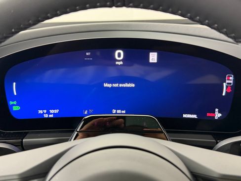 Certified 2026 Porsche Macan Electric RWD image 29