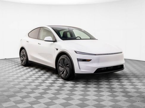Used 2026 Tesla Model Y Long Range image 9