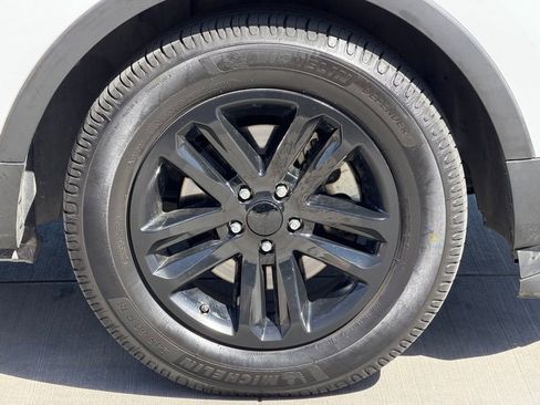 Used 2016 Ford Explorer FWD image 7