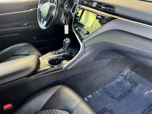 Used 2018 Toyota Camry SE image 15