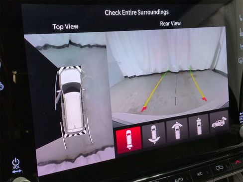 Used 2023 Jeep Grand Wagoneer 4WD image 31