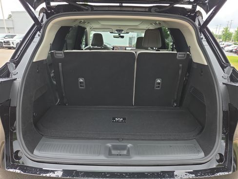 Used 2026 INFINITI QX60 Luxe w/ Family Package FWD image 10