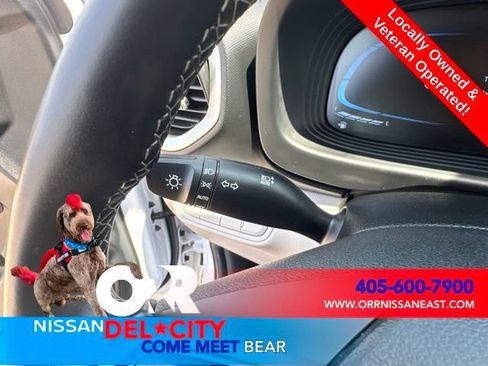Used 2025 Hyundai Venue SEL FWD image 20