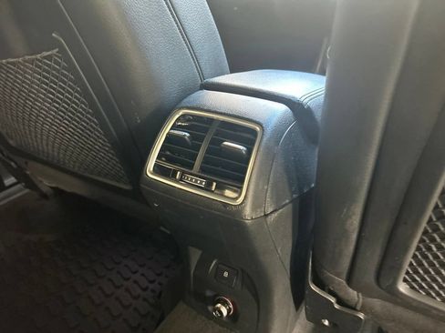 Used 2018 Audi Q3 2.0T Premium FWD image 28