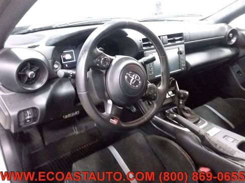 Used 2023 Toyota GR86 Premium w/ ALL Weather Mat Package (TMS) image 11