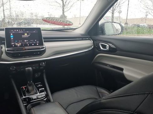 Used 2022 Jeep Compass Limited AWD/4WD image 12