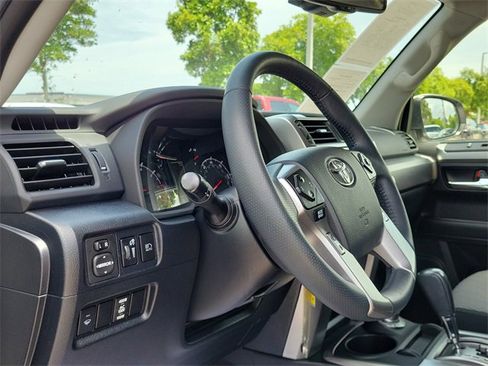 Used 2020 Toyota 4Runner SR5 image 10